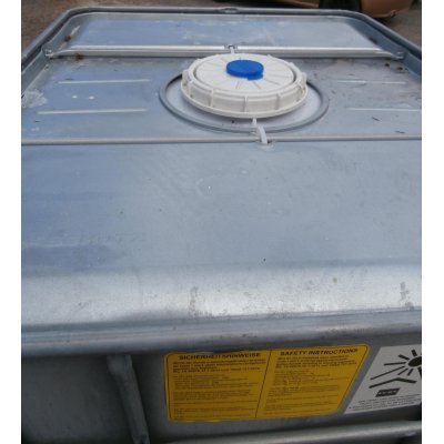 IBC nádrž 1000L vypláchnutá 22cm oplechovaná