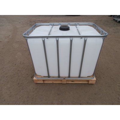 IBC nádrž 600L NOVÁ natur 15cm na dřevě