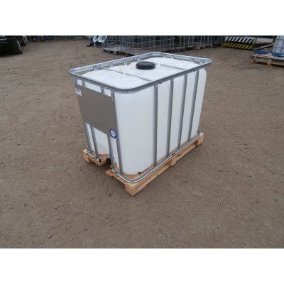 IBC nádrž 600L NOVÁ natur 15cm na dřevě