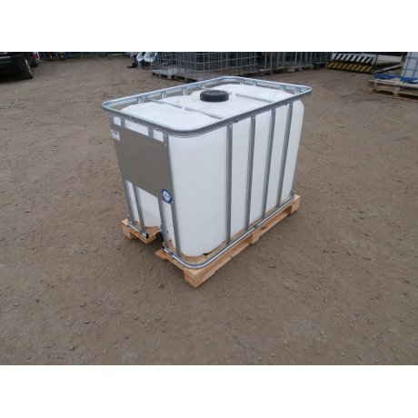 IBC nádrž 600L NOVÁ natur 15cm na dřevě