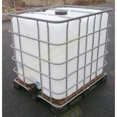 ilustrativní obrázek IBC nádrž 1000L vypláchnutá 15cm na plasto-dřevě