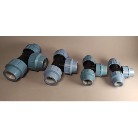 Plastová svěrná spojka - tvarovka T kus