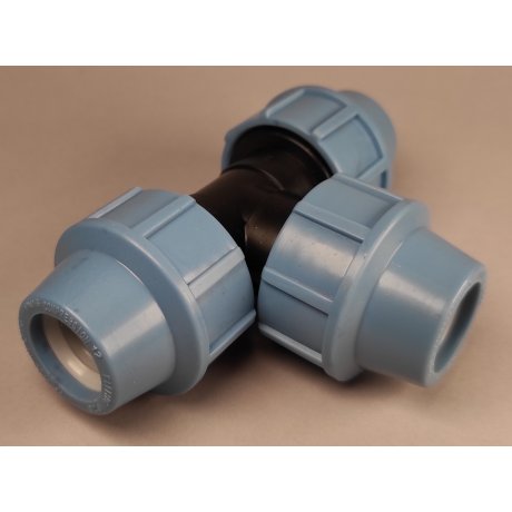 Plastová svěrná spojka - tvarovka T kus