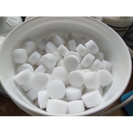 Tabletovaná sůl do bazénu