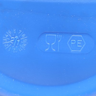 sud plastový 60L pákový uzávěr hranatý modrý | www.nadrze.navsechno.cz