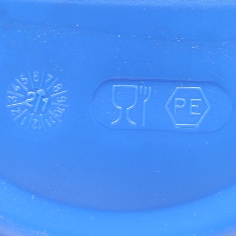 sud plastový 60L pákový uzávěr hranatý modrý | www.nadrze.navsechno.cz