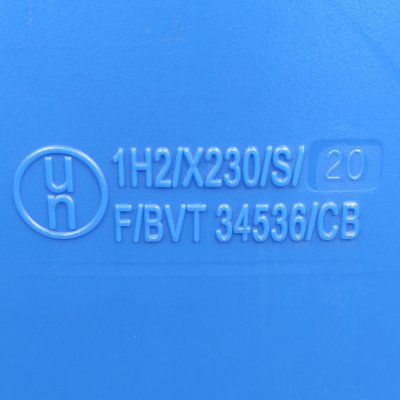 sud plastový 135L pákový uzávěr hranatý modrý | www.nadrze.navsechno.cz