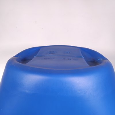 sud plastový 135L pákový uzávěr hranatý modrý | www.nadrze.navsechno.cz