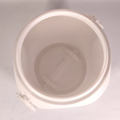 sud plastový 50L hranatý  šroubovací bílý po tabletách do bazénu | www.nadrze.navsechno.cz