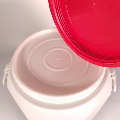 sud plastový 50L hranatý  šroubovací bílý po tabletách do bazénu | www.nadrze.navsechno.cz