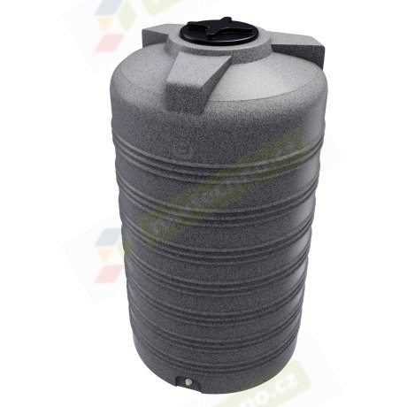 Самонесущий пластиковый резервуар емкостью 2000 л.