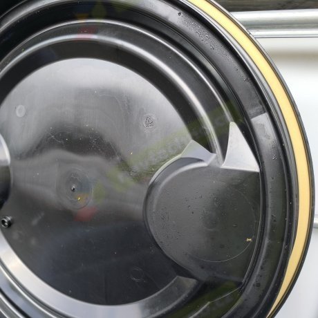 220L plastikust tünn