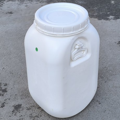 Baril d'eau en plastique de 50 L pour kvas