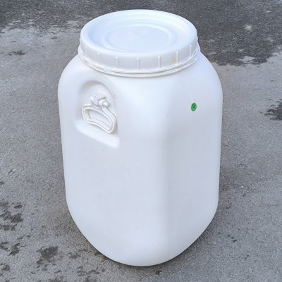 Baril d'eau en plastique de 50 L pour kvas