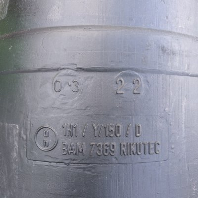 Plastična bačva za vodu od 220 litara
