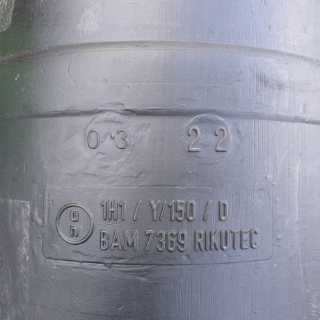220 litrų plastikinė vandens statinė