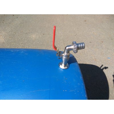 Пластиковая бочка для воды 220 л с краном