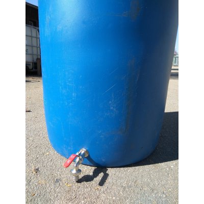 Пластиковая бочка для воды 220 л с краном