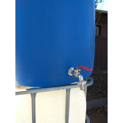 Пластиковая бочка для воды 220 л с краном