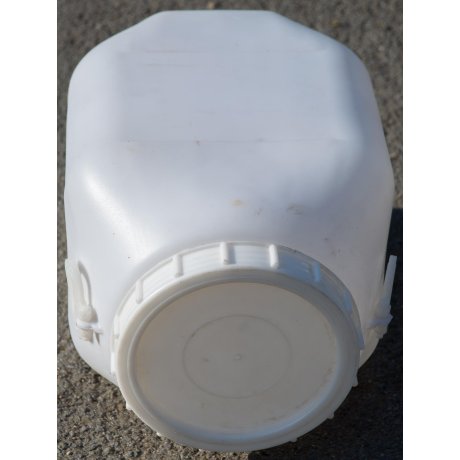 sud plastový 50L hranatý šroubovací natur po tabletách do bazénu | www.nadrze.navsechno.cz