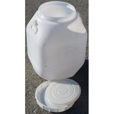 sud plastový 50L hranatý šroubovací natur po tabletách do bazénu | www.nadrze.navsechno.cz